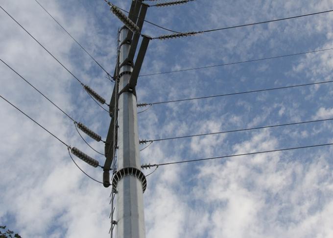 16m 20m 25m a galvanisé le courant électrique Polonais pour le revêtement de puissance de 110 câbles de kilovolt 0