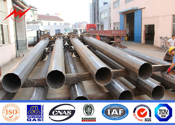 port maritime dégrossi multi de 40m allumant la haute tour de mât avec le système de levage