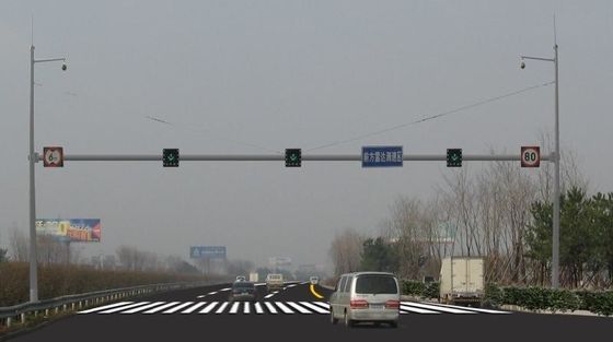 Feu de signalisation de l'acier IP65 6m Polonais, réverbère galvanisé Polonais