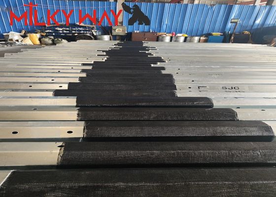 11m 3,8mm 7,2mm 80-100 microm moyenne galvanisation à chaud pour un pôle d'acier galvanisé durable