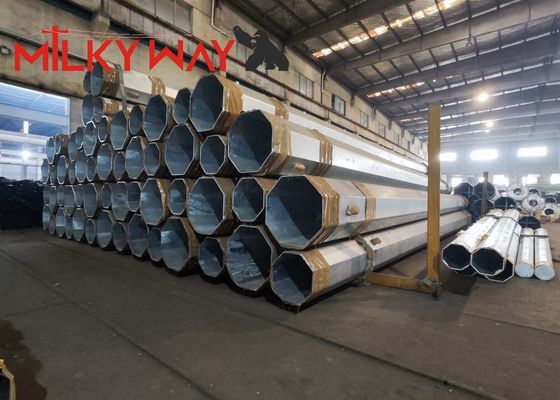 Poteau électrique en acier galvanisé à chaud avec garantie de 15 ans et résistance au vent de 160 km/h pour la distribution d'électricité