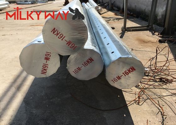 Poteaux d'éclairage de rue galvanisés à chaud Q345 avec boulons d'ancrage M12 et tolérance de dimension de +- 2% pour l'éclairage des centres commerciaux