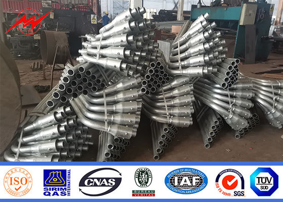 Poteaux solaires de 6 m avec une luminosité de 90-100lm/W et une protection IP65